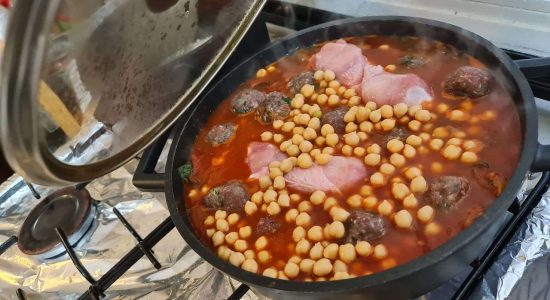 eggplant_spinach_humos_chickeneatballs