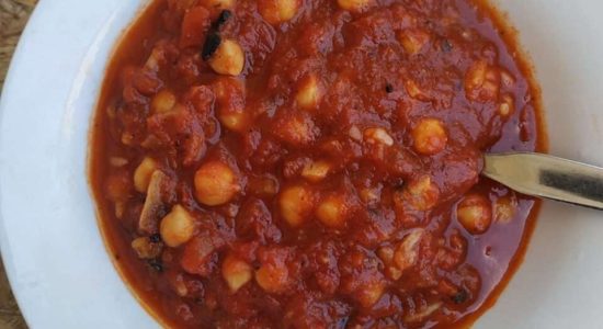 hummus_tomatoes
